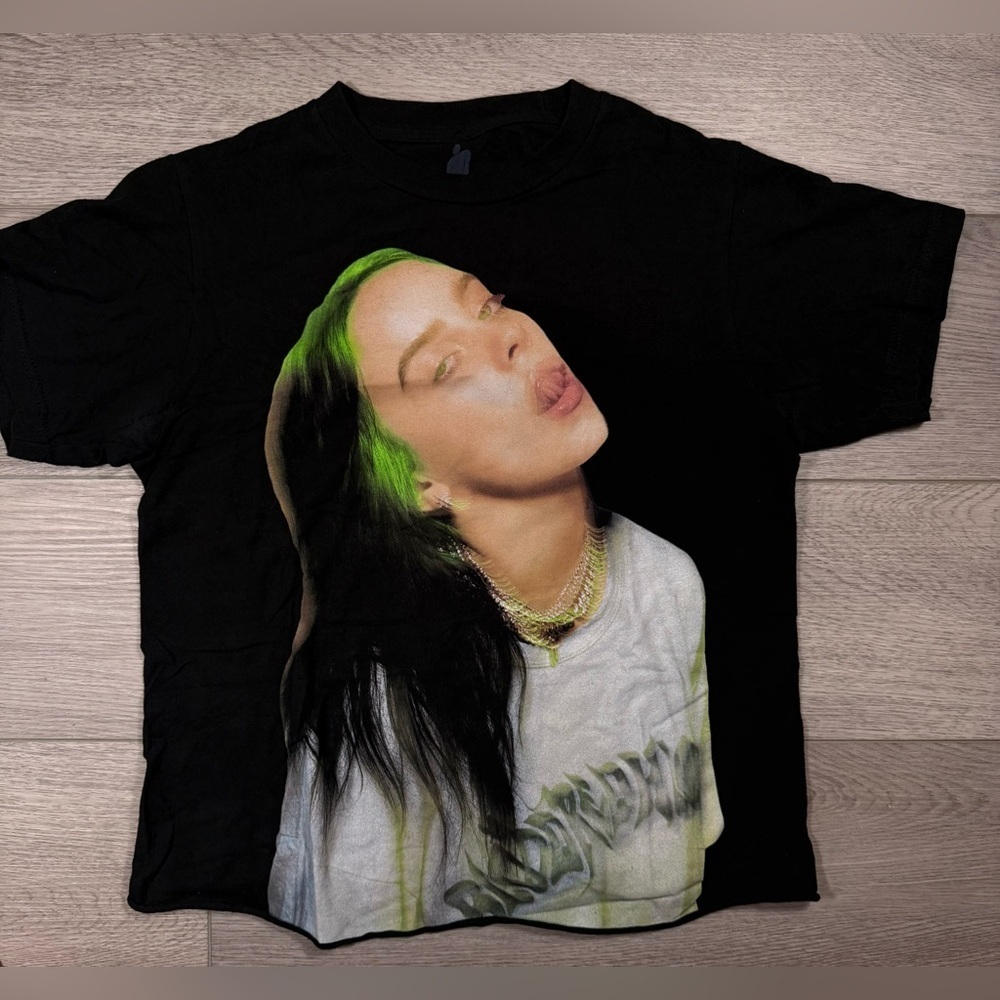 Billie Eilish Tongue Out T-Shirt black womens size small